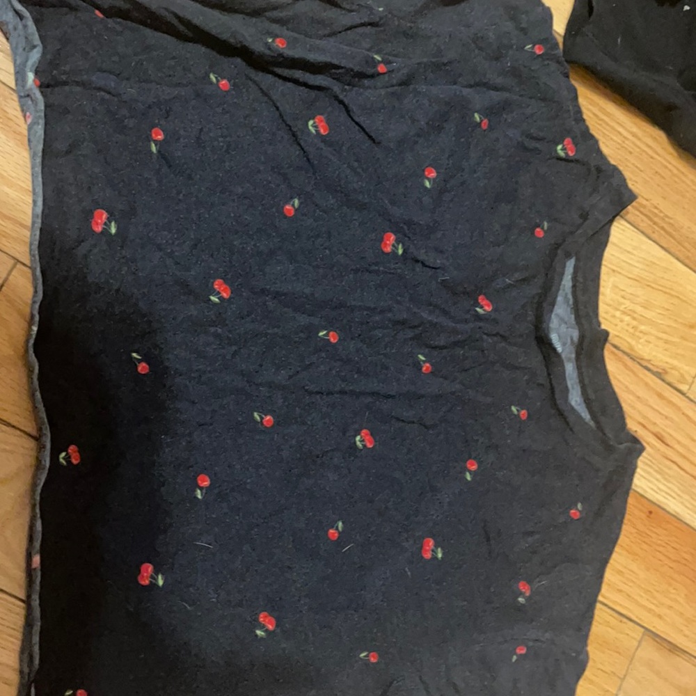 Black cropped tee with cherries